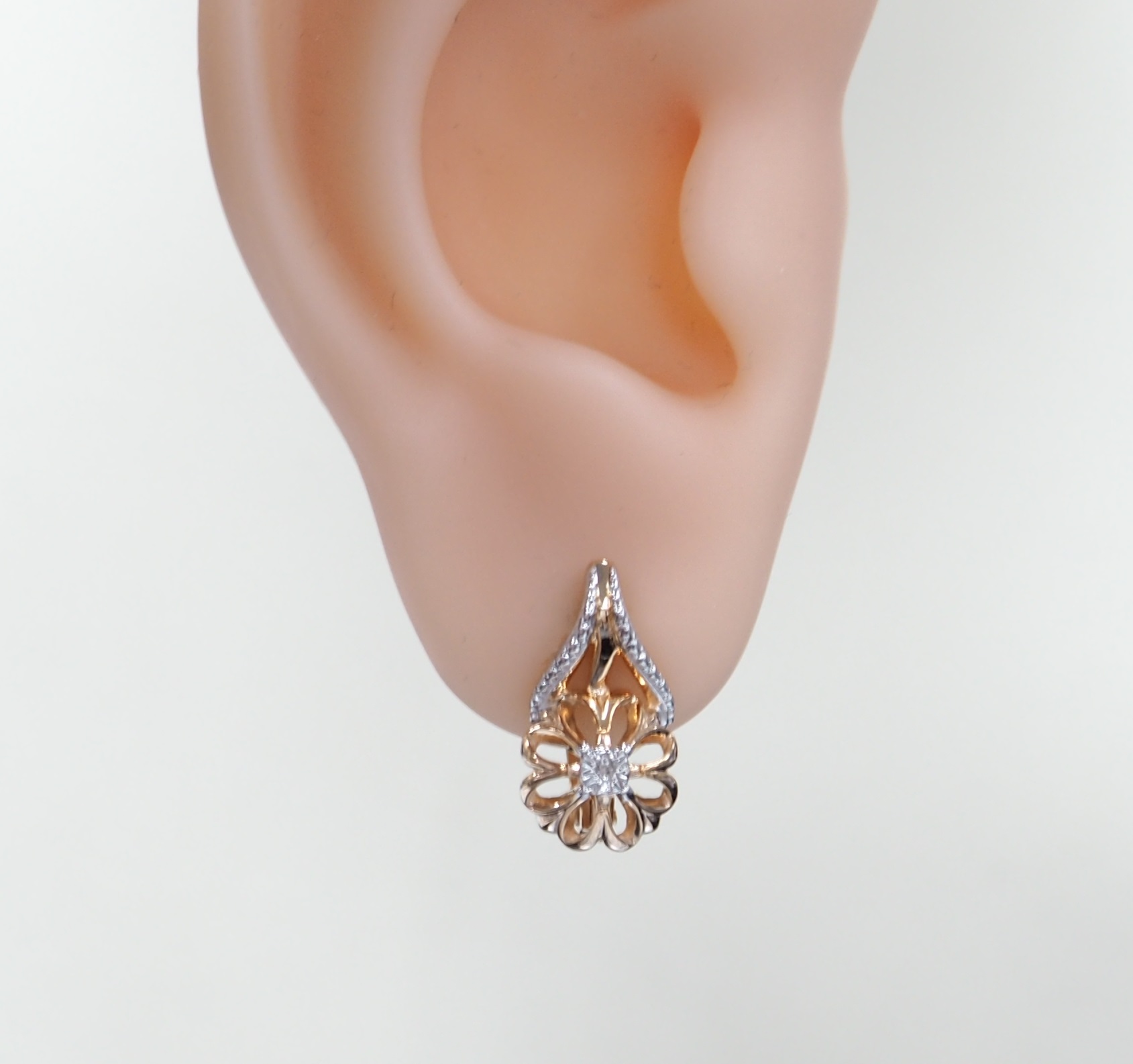 Серебряные серьги 925 пробы; с алмазной обработкой; вставки 2 Бр.Кр-17 0,007 2/3А